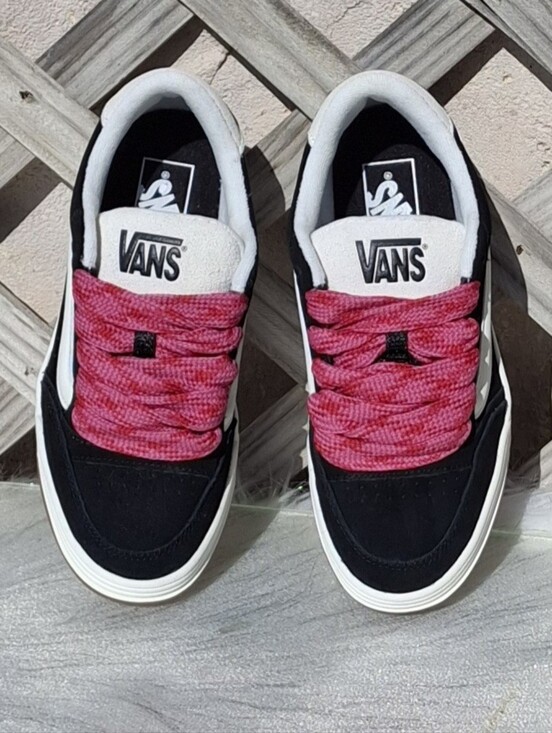 Vans Shoes - Vans Hylane Lace-Up Sneakers Black & White Thick Pink Laces Unisex W7/M5.5